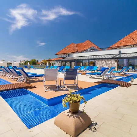 Etno Selo Stanisici Pirg Ξενοδοχείο Dvorovi